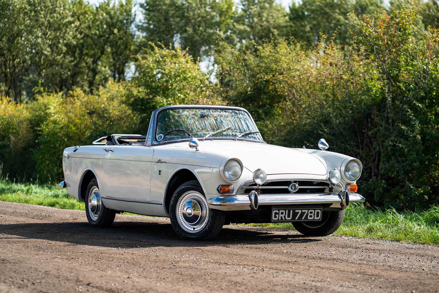 Lot 58 - 1966 Sunbeam Alpine GT