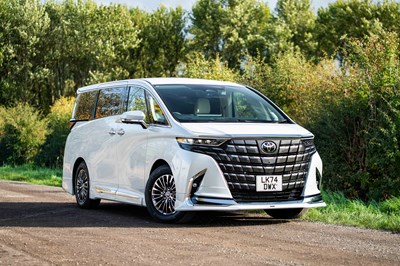 Lot 2024 Toyota Alphard Executive Lounge