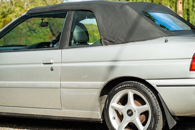Lot 25 - 1993 Ford Escort XR3i Cabriolet
