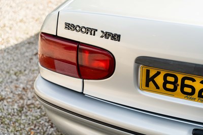 Lot 25 - 1993 Ford Escort XR3i Cabriolet