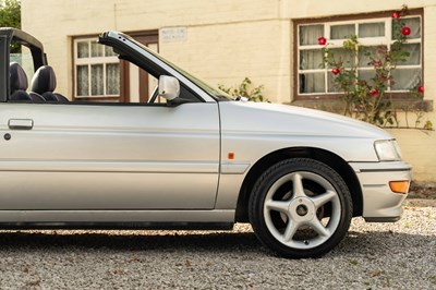 Lot 25 - 1993 Ford Escort XR3i Cabriolet