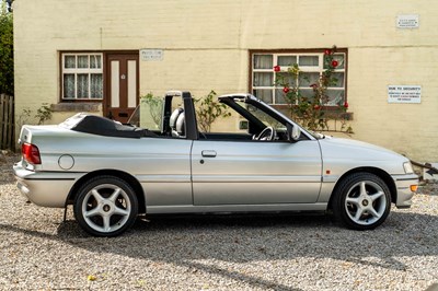 Lot 25 - 1993 Ford Escort XR3i Cabriolet