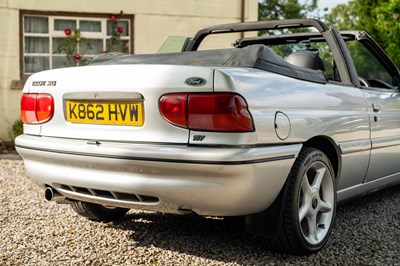Lot 25 - 1993 Ford Escort XR3i Cabriolet