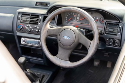 Lot 25 - 1993 Ford Escort XR3i Cabriolet