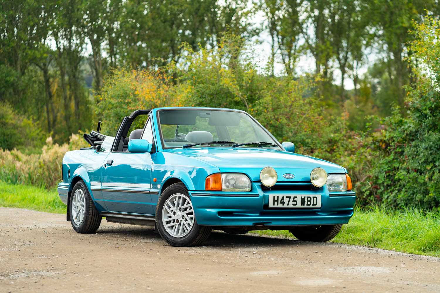 Lot 19 - 1990 Ford Escort Cabriolet