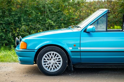 Lot 19 - 1990 Ford Escort Cabriolet
