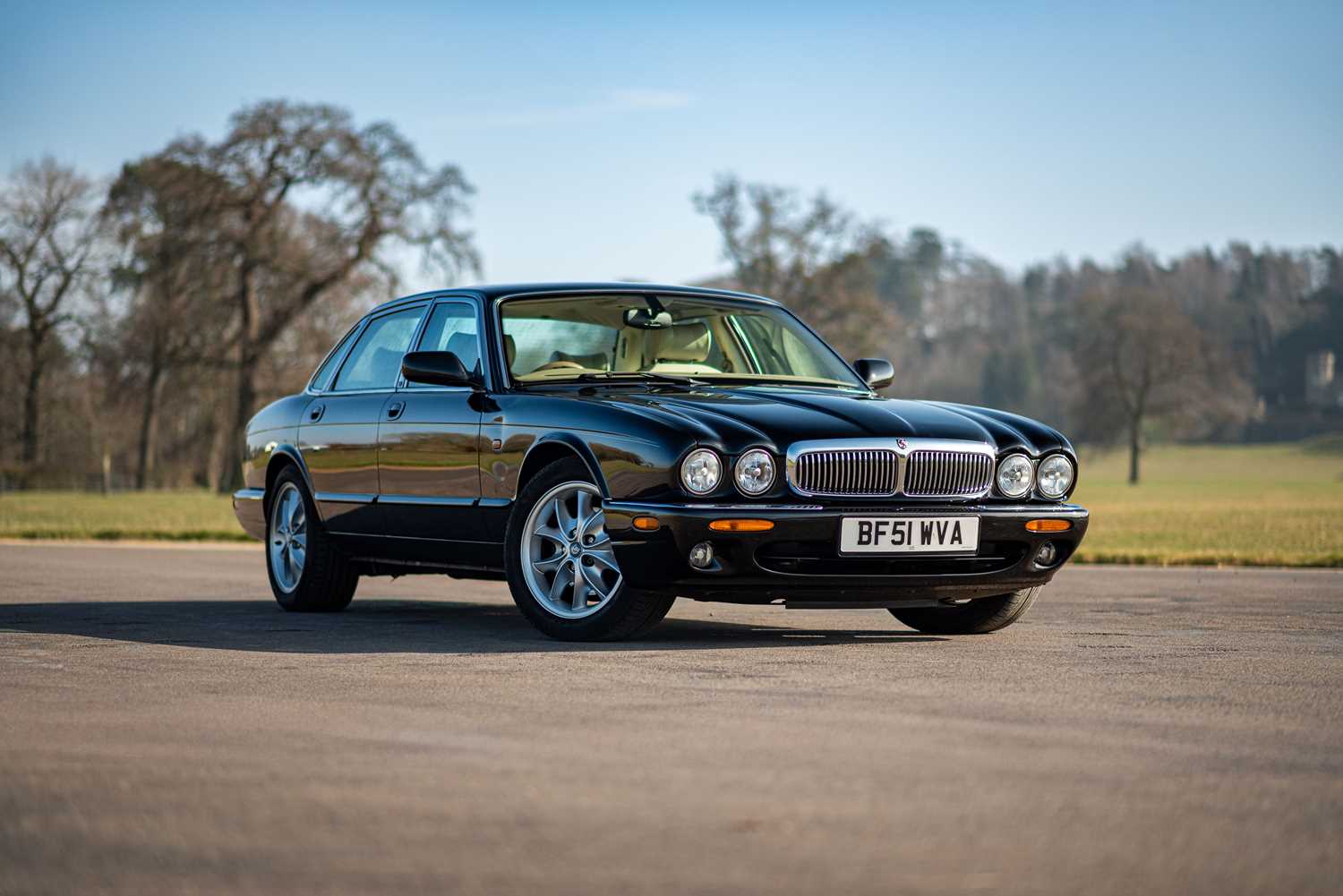 Lot 46 - 2001 Jaguar XJ8