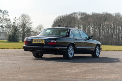 Lot 46 - 2001 Jaguar XJ8