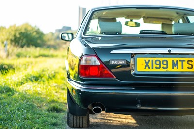 Lot 43 - 2000 Jaguar XJ8