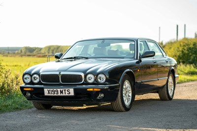 Lot 43 - 2000 Jaguar XJ8