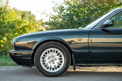 Lot 43 - 2000 Jaguar XJ8