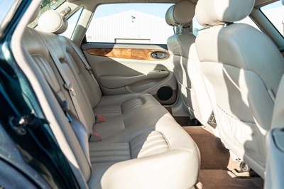Lot 43 - 2000 Jaguar XJ8