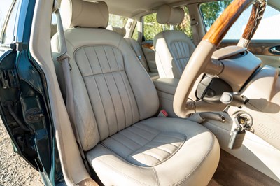 Lot 43 - 2000 Jaguar XJ8