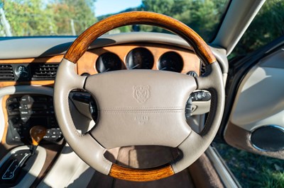 Lot 43 - 2000 Jaguar XJ8