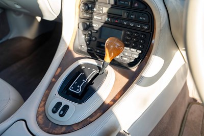 Lot 43 - 2000 Jaguar XJ8