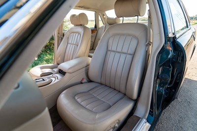 Lot 43 - 2000 Jaguar XJ8