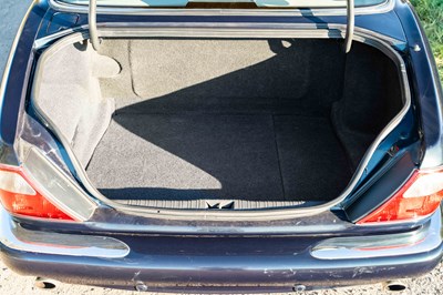 Lot 43 - 2000 Jaguar XJ8