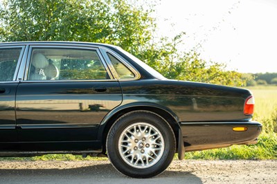 Lot 43 - 2000 Jaguar XJ8