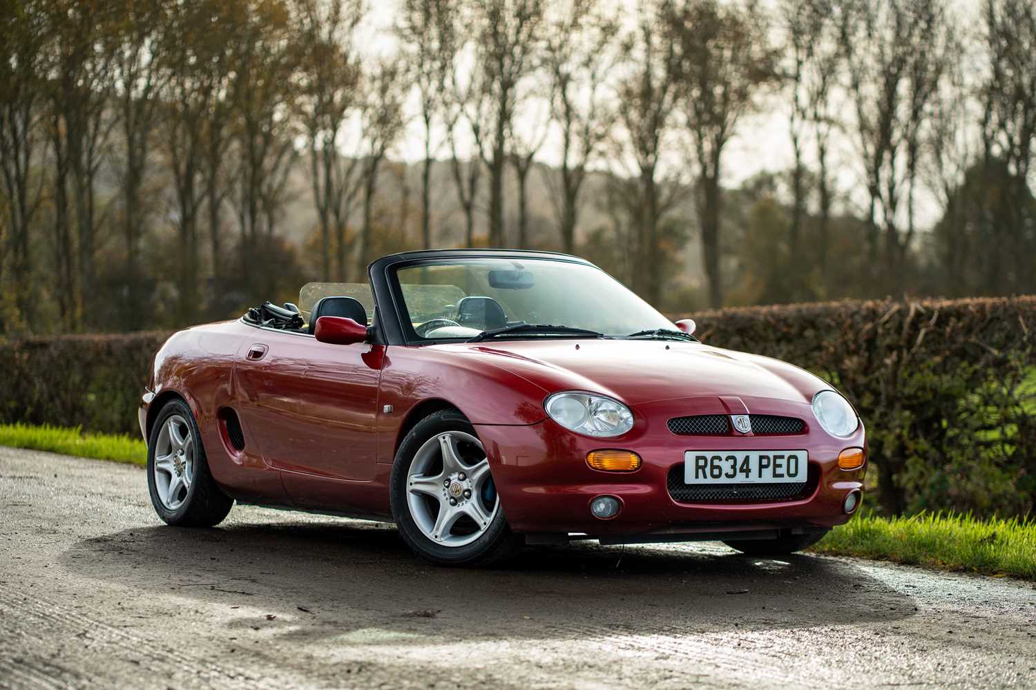 Lot 5 - 1998 MG MGF