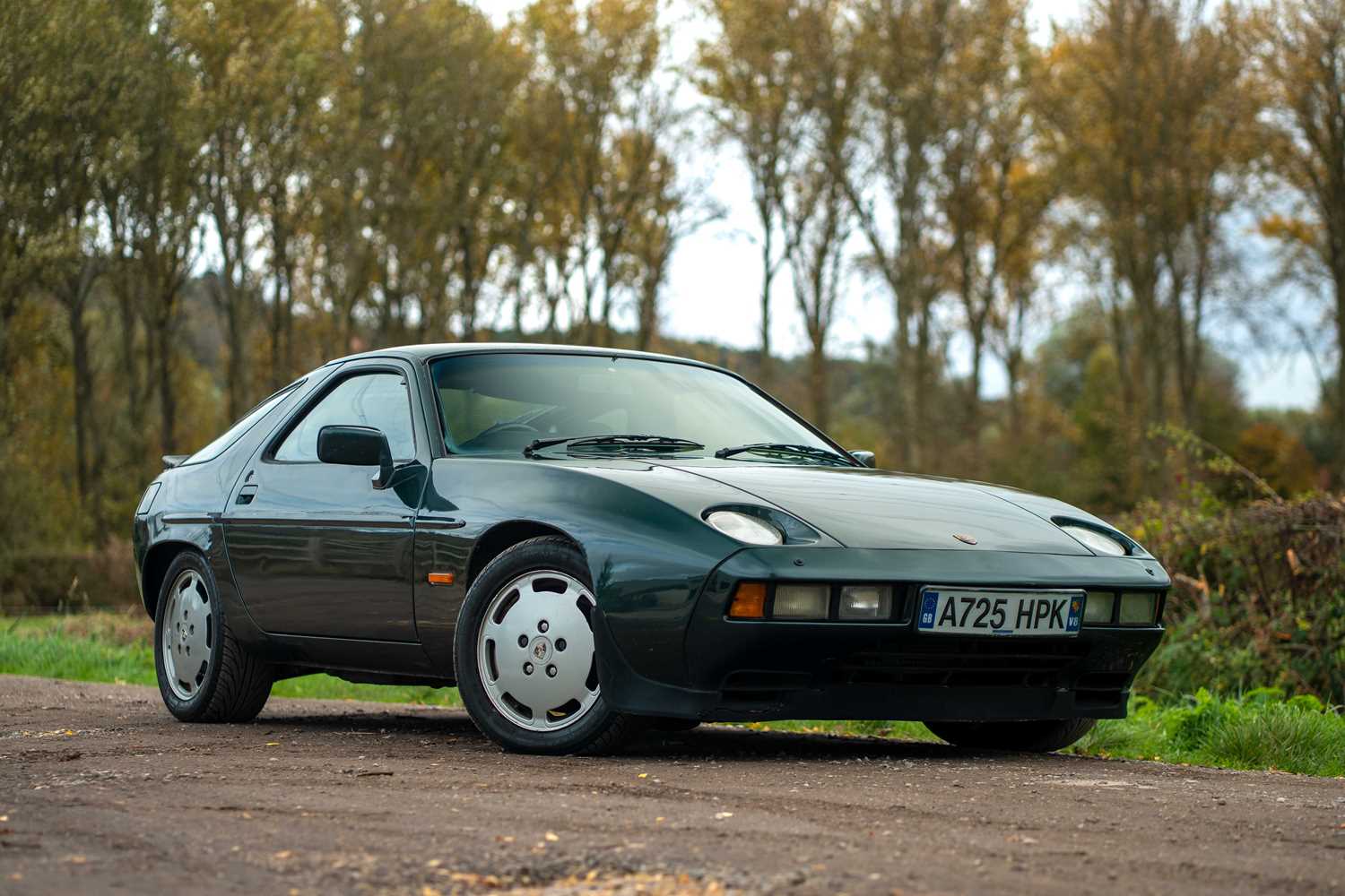 Lot 51 - 1984 Porsche 928 S2