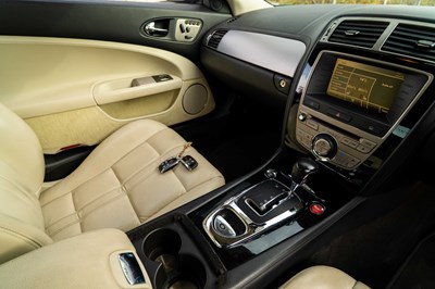 Lot 2007 Jaguar XK8
