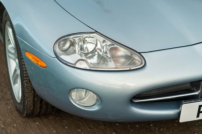 Lot 1997 Jaguar XK8 Convertible