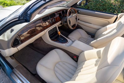 Lot 1997 Jaguar XK8 Convertible