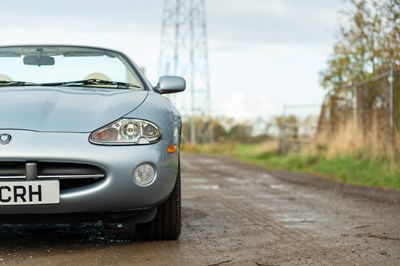 Lot 1997 Jaguar XK8 Convertible