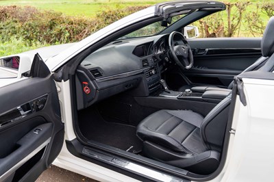 Lot 38 - 2011 Mercedes-Benz E350 Cabriolet