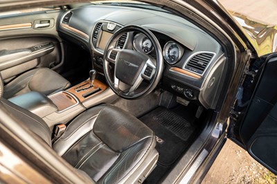 Lot 45 - 2013 Chrysler 300C