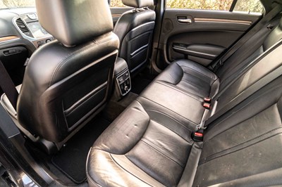 Lot 45 - 2013 Chrysler 300C