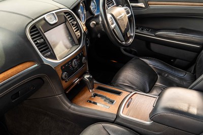 Lot 45 - 2013 Chrysler 300C