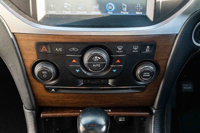 Lot 45 - 2013 Chrysler 300C