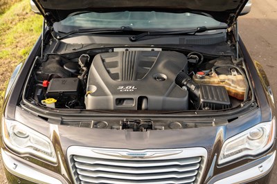 Lot 45 - 2013 Chrysler 300C