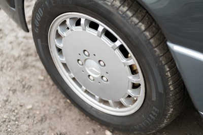 Lot 58 - 1990 Mercedes-Benz 230 CE