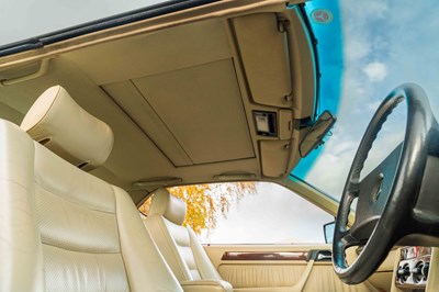 Lot 58 - 1990 Mercedes-Benz 230 CE