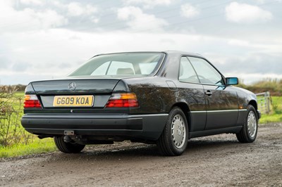 Lot 58 - 1990 Mercedes-Benz 230 CE