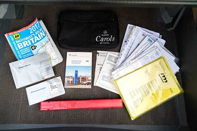 Lot 58 - 1990 Mercedes-Benz 230 CE