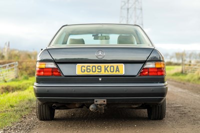 Lot 58 - 1990 Mercedes-Benz 230 CE
