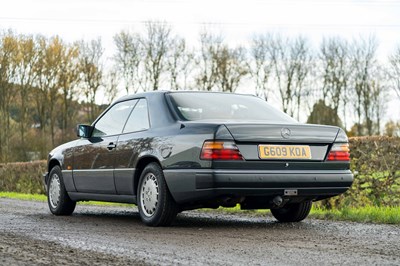 Lot 58 - 1990 Mercedes-Benz 230 CE