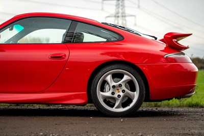 Lot 43 - 1999 Porsche 911 Carrera 4