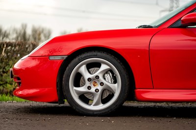 Lot 43 - 1999 Porsche 911 Carrera 4