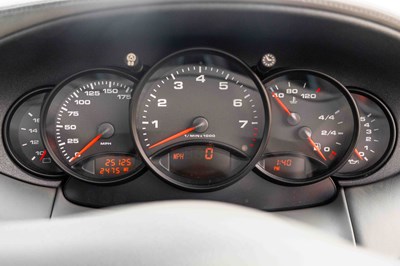 Lot 43 - 1999 Porsche 911 Carrera 4