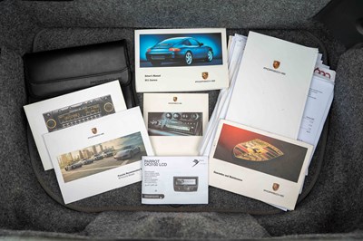 Lot 43 - 1999 Porsche 911 Carrera 4
