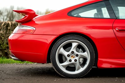 Lot 43 - 1999 Porsche 911 Carrera 4