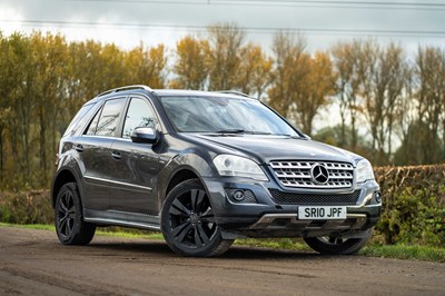 Lot 2010 Mercedes ML350