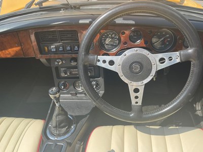 Lot 109 - 1977 MGB Roadster