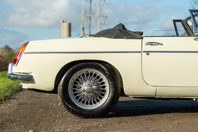 Lot 54 - 1969 MG MGC Roadster
