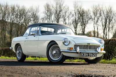 Lot 54 - 1969 MG MGC Roadster