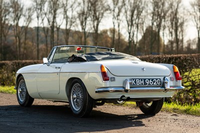 Lot 54 - 1969 MG MGC Roadster